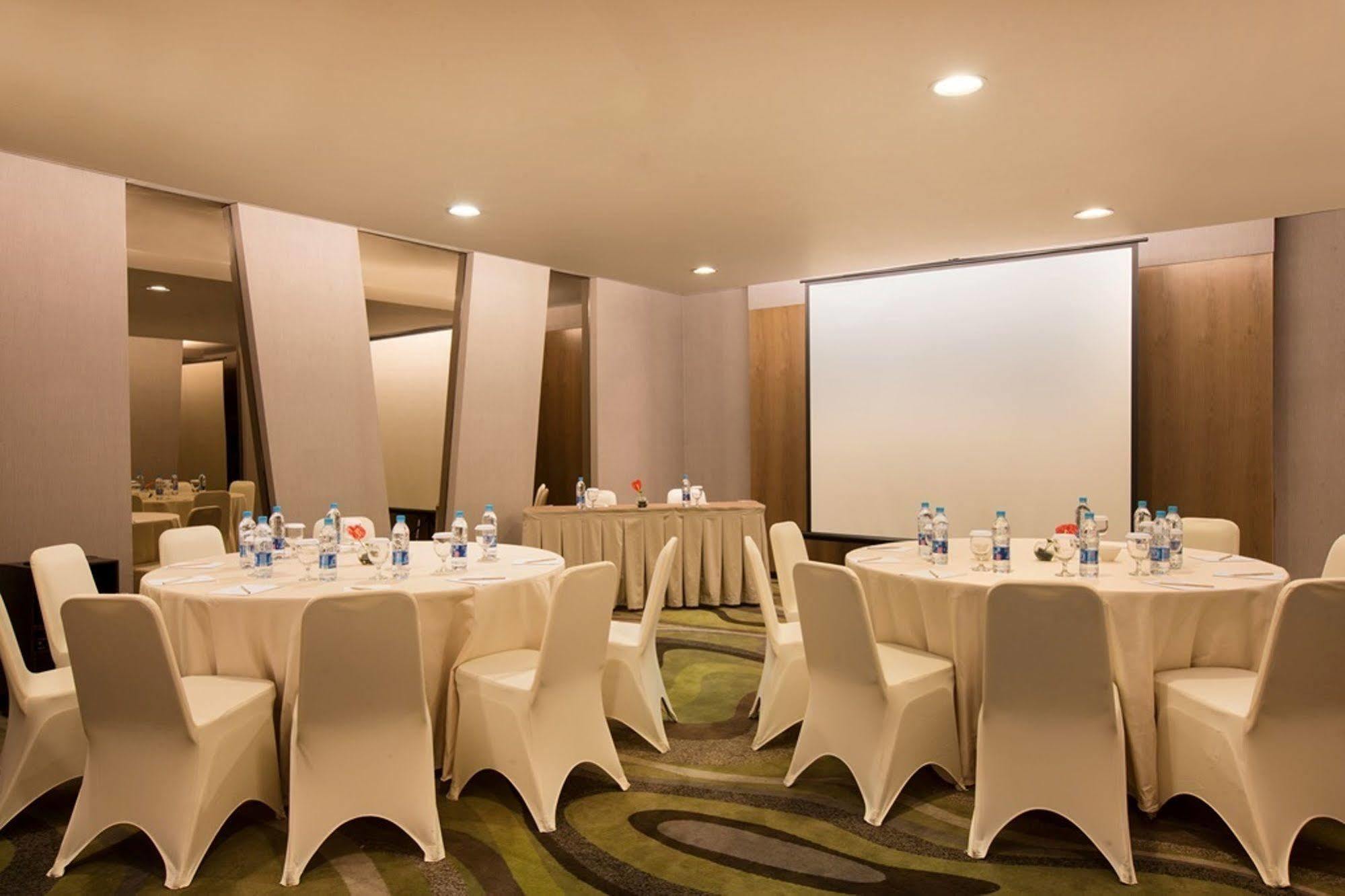 Hotel Santika Premiere Hayam Wuruk Jacarta Exterior foto