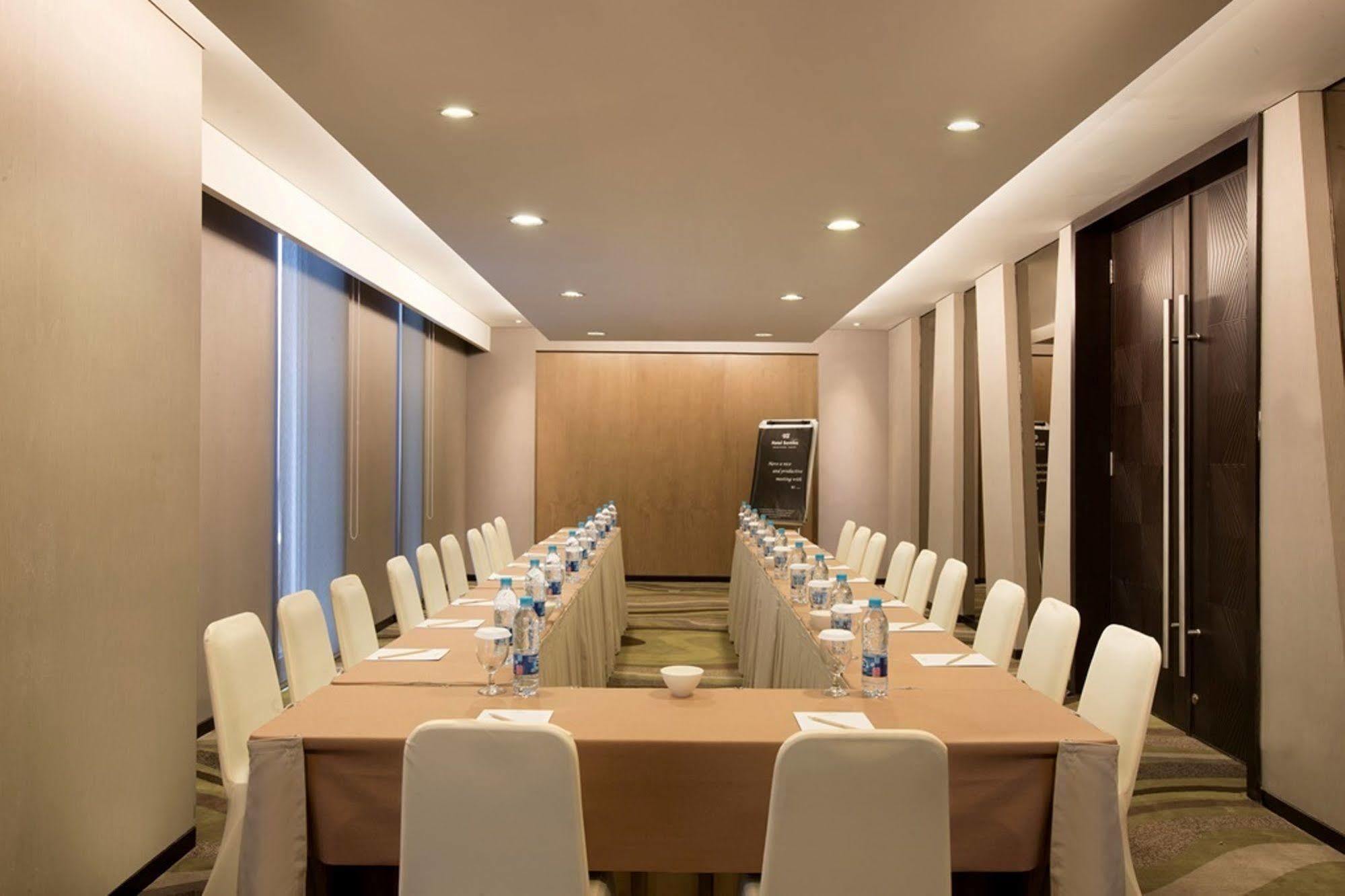 Hotel Santika Premiere Hayam Wuruk Jacarta Exterior foto